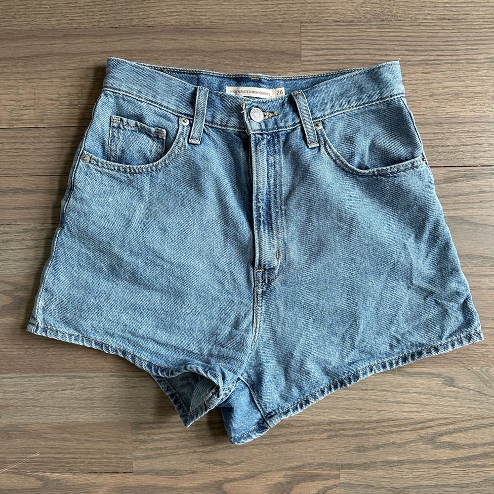 Levi’s Denim Mom Shorts Size 26